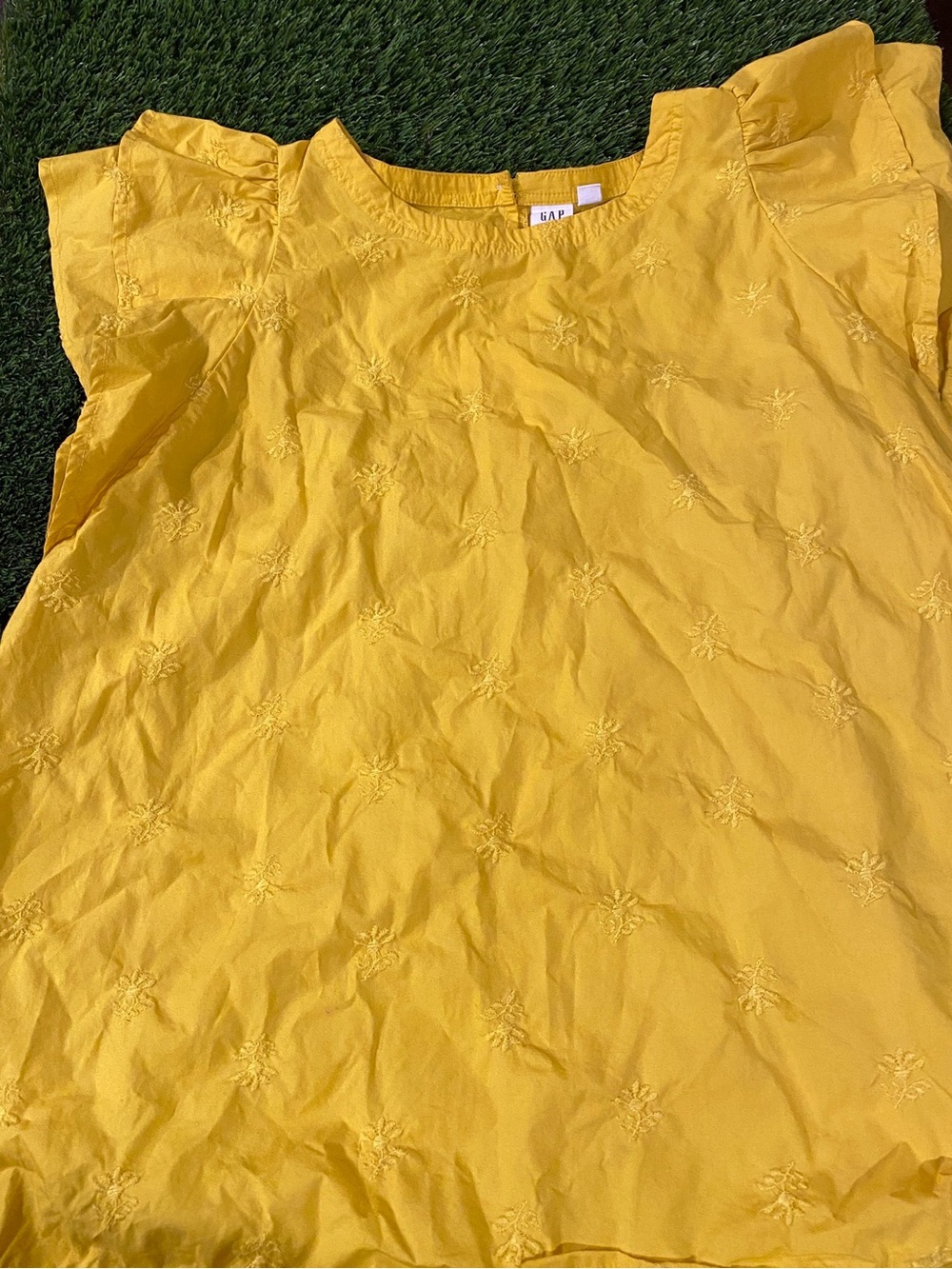 GAP Women's Yellow Embroidered Flutter Sleeve Top